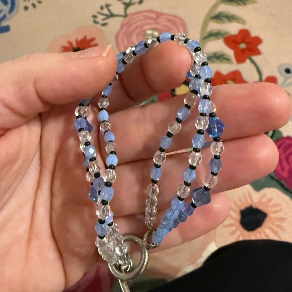 Chic Blue and Silver Beaded Bracelet - Picture 2 of 4